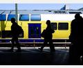 Bild: Julian Stratenschulte/dpa
Die Länder sehen den Bund beim D-Ticket in der Pflicht. (Archivbild)