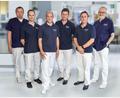 Bild: ONZ
Das Ärzte-Team des ONZ: von links Dr. Matthias Wiemann, Dr. Dieter Weck, Simon Dobmeier, Robert Drechsel, Johannes Weiß und Dr. Eugen Bratzel. Es fehlen Alexey Kachan, Peter Dehling, Dr. Stephan Käs und Dr. Simon Banki.