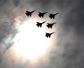 Bild: Dmitri Lovetsky/AP/dpa
Polen meldet russische Kampfjets über einer Ölplattform in der Ostsee. (Archivbild)
