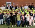 Bild: R. Kreuzer
44 Erstklässler wurden mit den traditionellen gelben Mützen ausgestattet.