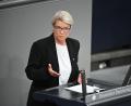 Bild: Katharina Kausche/dpa
Ein Rauchverbot im Auto soll Schwangere und Minderjährige vor den Gefahren des Passivrauchens schützen, die CDU-Politikerin Borchardt warnt vor Symbolpolitik. (Symbolbild)