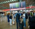 Bild: Carsten Koall/dpa
Passagiere müssen am Flughafen BER Geduld mitbringen.