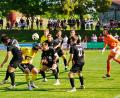 Bild: ref
Brenzlige Szene vor dem Tor des FC Amberg, aber die Hahnbacher Spieler verpassen die Chance.