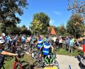 Bild: stg
Der 2. Kemnather Radelsonntag war mit 115 Teilnehmern ein voller Erfolg. Start und Zielpunkt war der Platz vor dem Gesellenhaus.