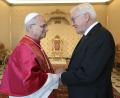Bild: Vatican Media/IPA via ZUMA Press/dpa
Bundespräsident Steinmeier trifft dem Papst bei Privataudienz.