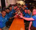 Bild: mrr
Das Team der neugegründeten Herrenmannschaft des SV Vilshofen feierte am Sportheim nicht nur die 42. Kirwa, sondern auch die sportlichen Erfolge in der B-Klasse Süd.