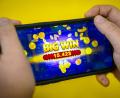 Bild: Sina Schuldt/dpa
In Online-Glücksspielen sehen Experten ein wachsendes Risiko. (Symbolbild)
