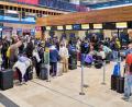 Bild: Michael Ukas/dpa
Der Berliner Flughafen wartet weiter auf die Wiederherstellung der Computertechnik zur Passagierabfertigung.