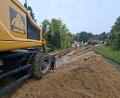 Bild: ui
Am Reiserdorfer Berg ist derzeit wegen des Baus einer neuen Wasserleitung kein Durchkommen. Die Kosten für den neuen Straßenbelag teilen sich Störnstein und Neustadt/WN.