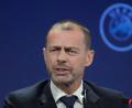 Bild: Darko Vojinovic/AP/dpa
UEFA-Präsident Aleksander Ceferin sieht Liga-Spiele im Ausland kritisch. (Archivbild)