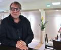 Bild: Thomas Dobler
Der aus Schwandorf stammende und bei Augsburg lebende Autor Wolfsmehl stellt im Café Coffeino in Schwandorf seine beiden neuen Bücher vor.