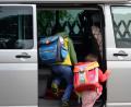 Bild: Ralf Hirschberger/dpa-Zentralbild/dpa
Kinder müssen im Auto korrekt angeschnallt werden - sonst droht ein Bußgeld. (Symbolbild)