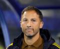 Bild: Darko Bandic/AP/dpa
Die erste Niederlage für Domenico Tedesco in seinem neuen Job.