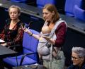 Bild: Fabian Sommer/dpa
Kinder gehören für Steinmüller zum Alltag - auch im Bundestag (Archivbild)