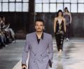 Bild: Alessandro Bremec/IPA via ZUMA Press/dpa
Der Entertainer Giovanni Zarrella hat sich unter die Laufsteg-Models gemischt.