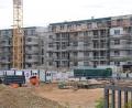 Bild: bö
Der Bauausschuss der Gemeinde Kümmersbruck erteilte einstimmig sein einvernehmen zu verschobenen Gebäudepositionen beim Neubau der Wohnanlage "Stadtgarten" an der Amberger Straße. Dort entstehen in zwei modernen Gebäuden 56 Wohnungen, darunter 40 barrierefreie Wohneinheiten.