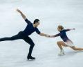 Bild: Peter Kneffel/dpa
Minerva Hase (r) und Nikita Volodin feierten einen Traum-Einstand in die Olympia-Saison.