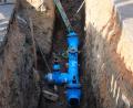 Bild: do
Für mehr Tempo bei der Sanierung des Trinkwasser-Leitungsnetzes der Gemeinde Speinshart plädiert mit Blick auf die vorübergehende Notlage Bürgermeister Albert Nickl. Unser Bild zeigt Erneuerungsarbeiten in der Kellerhausstraße.