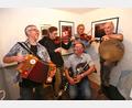 Bild: Na Ciotogi/exb
Traditionelle irische Musik mit den fünf Iren.
