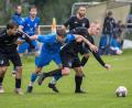 Archivbild: Günter Uschold
Der SV Schwarzhofen (blaue Trikots) ist derzeit die Mannschaft der Stunde in der Bezirksliga Süd. Gegen den FSV Prüfening soll der sechste Sieg in Folge eingefahren werden.