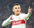 Bild: Bernd Weißbrod/dpa
Badredine Bouanani durfte über sein Tor für den VfB Stuttgart jubeln - dank einer Vorlage von Torwart Alexander Nübel.