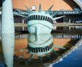 Bild: Annette Riedl/dpa
Böhmermanns Ausstellung „Die Möglichkeit der Unvernunft“ eröffnete in Berlin.
