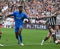 Bild: Carmen Jaspersen/dpa
Erzielte die 1:0-Führung für Bayer: Edmond Tapsoba (M)