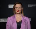 Bild: Sebastian Christoph Gollnow/dpa
Nina Gummich spielt die Hauptrolle in der Krimi-Reihe „Theresa Wolff“. Als titelgebende Forensiker wird sich nach der Episode „Passion“ noch ein weiteres Mal zu sehen sein, bis ein neues Team beim Thüringen-Krimi des ZDF übernimmt. (Archivbild)