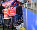 Bild: Harry Langer/dpa
Das Spiel in Heidenheim wird von einem medizinischen Notfall überschattet.