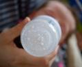 Symbolbild: Sebastian Gollnow/dpa
Ein Kleinkind hat seine Flasche auf ex geleert - und wurde dafür auf einem Volksfest angefeuert.