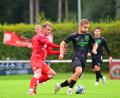Bild: Thomas, Schrems
Luca Quol (li.) sorgte für den zwischenzeitlichen Ausgleich für den TSV Waldershof beim Duell gegen den VfR Katschenreuth. Am Ende hatten aber die Oberfranken um Hannes Michel (re.) die Nase vorne.