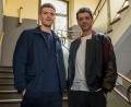 Bild: Peter Kneffel/dpa
Das neue Münchner Ermittler-Duo im Münchner „Tatort“: Gerade haben Ferdinand Hofer (l) und Carlo Ljubek ihren ersten gemeinsamen Krimi abgedreht.