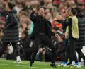 Bild: Jon Super/AP/dpa
Atletico-Trainer Diego Simeone fehlt gegen Eintracht Frankfurt wegen einer Rot-Sperre.