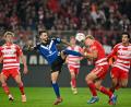 Bild: Soeren Stache/dpa
Dieser Tritt hat für HSV-Profi Vieira Folgen.