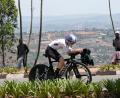 Bild: Jerome Delay/AP/dpa
Die Deutsche Antonia Niedermaier beim Einzelzeitfahren der Frauen bei den Straßenrad-Weltmeisterschaften in Kigali. (Archiv)