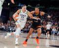 Bild: Samantha Chow/AP/dpa
Satou Sabally (rechts) hatte erneut einen starken Abend in den WNBA-Playoffs.