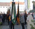 Bild: kro
Startklar für den Einzug in die Basilika: Mit ihren Bannern nahmen Abordnungen von Kolpfingsfamilien und anderen Vereinen an den Feierlichkeiten teil.