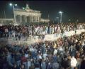 Bild: Peter Kneffel/dpa
In der Hofer Freiheitshalle erinnert am Tag der Deutschen Einheit ein Konzert an die Teilung und Wiedervereinigung Deutschlands. (Archivbild)