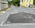 Bild: Gabi Schönberger
In Luhe verläuft die Kreisstraße NEW 17 auf der Glaubenwieser Straße. Diese sollte seit Jahren dringend saniert werden. Nun ist es bald soweit.