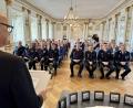 Bild: Regierung der Oberpfalz/Manfred Schmied
Festakt im Spiegelsaal der Regierung der Oberpfalz. Michael Iberer (Ditter von rechts) und Armin Daubenmerkl (Zweiter von rechts) sitzen in der ersten Reihe.