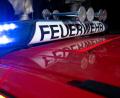 Bild: Sven Hoppe/dpa
Feuerwehrleute löschten das brennende Auto. (Symbolbild)