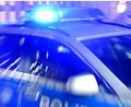 Symbolbild: Carsten Rehder/dpa
Ein Sattelzug mit Gefahrgut wurde auf der A 6 bei Birgland gestoppt. Mängel bei der Ladungssicherung und den Papieren führten zu Anzeigen.