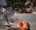 Bild: Iako Randrianarivelo/ZUMA Press Wire/dpa
Die Gen Z-Bewegung und viele Einwohner der Stadt Antananarivo prangern die wiederkehrenden Wasser- und Stromausfälle sowie die Misswirtschaft der Regierung an.