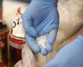 Symbolbild: Thomas Banneyer/dpa
Eine Bande von acht Personen soll unter anderem mit großen Mengen an Crystal Meth gedealt haben. Nun sitzt die Lebensgefährtin des Kopfes der Vereinigung auf der Anklagebank des Landgerichts Amberg.