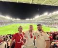 Bild: Dietrich/privat
Dominik Dietrich, Florian Gradl und Nico Roth beim Spiel der Bayern gegen den FC Pafos.