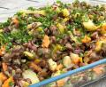 Bild:  Michael Schiffer
In den Linsensalat von OWZ-Küchenchef Michael Schiffer kommen Gemüse, Kartoffeln und geröstetes Grahambrot.