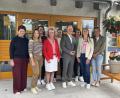 Bild: Monika Steffens
von links: 2. Bürgermeisterin Margit Reichl, Kooperationsbeauftragte Maria Billing, Elisabeth Freythaler (Kita-Verwaltungsleitung), Katrin Woithe, Maria Nutz, Stadtpfarrer Stefan Wagner, Marina Görner, Roswitha Walbrun, Angelika Schneeberger