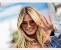 Bild: Rolf Vennenbernd/dpa
Heidi Klum stimmt mit kleinen Hinweisen auf ihr Halloween-Kostüm ein. (Archivbild)