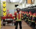 Archivbild: lnz
Franz Bauernfeind – hier auf dem Bild aus dem Jahr 2024 noch mit Kommandanten-Helm – gehört nach wie vor zur aktiven Truppe der Feuerwehr Mitterteich.