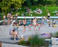 Archivbild: Petra Hartl
Am 2. Juli waren knapp 2800 Menschen im Waldbad – der besucherstärkste Tag in der Saison 2025.
